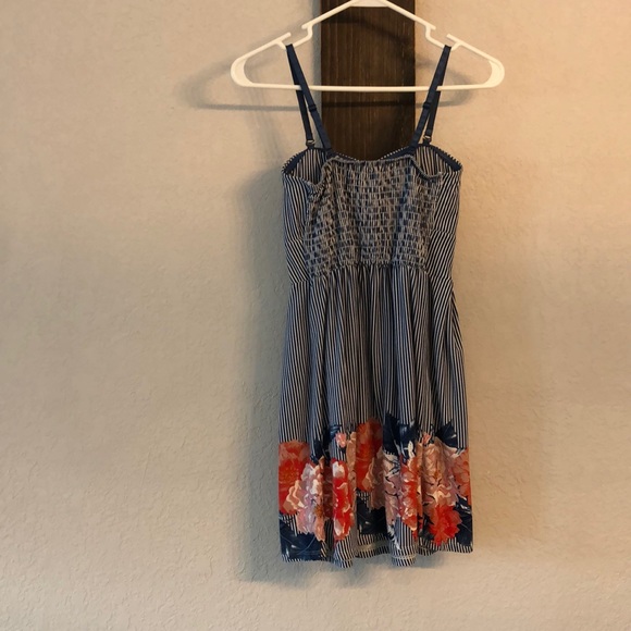 Dress - Picture 5 of 6